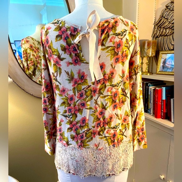 M/L flower blossom soft sweater with lace, ribbon closure. Worn interchangeably - Picture 10 of 11